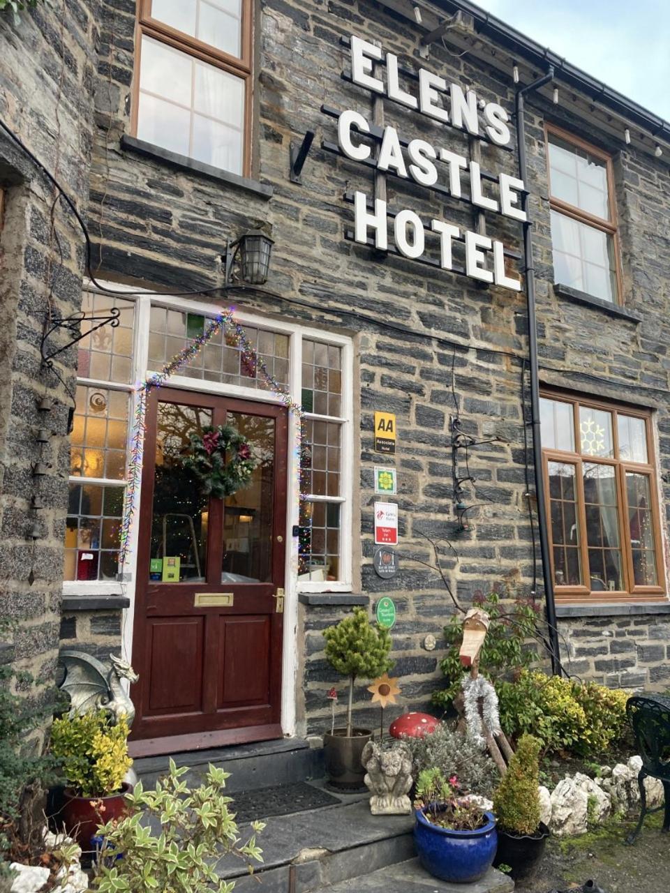 Elen'S Castle Hotel Dolwyddelan Exterior foto
